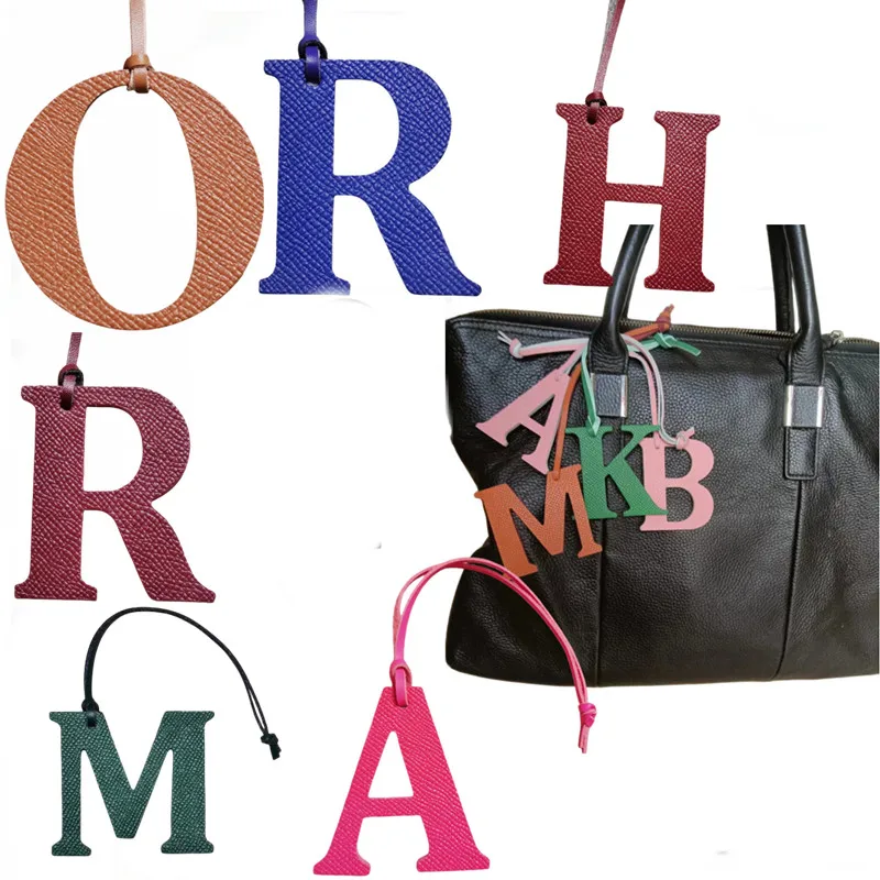 Monogram Keychain Leather - LLavero de cuero Natural genuino para