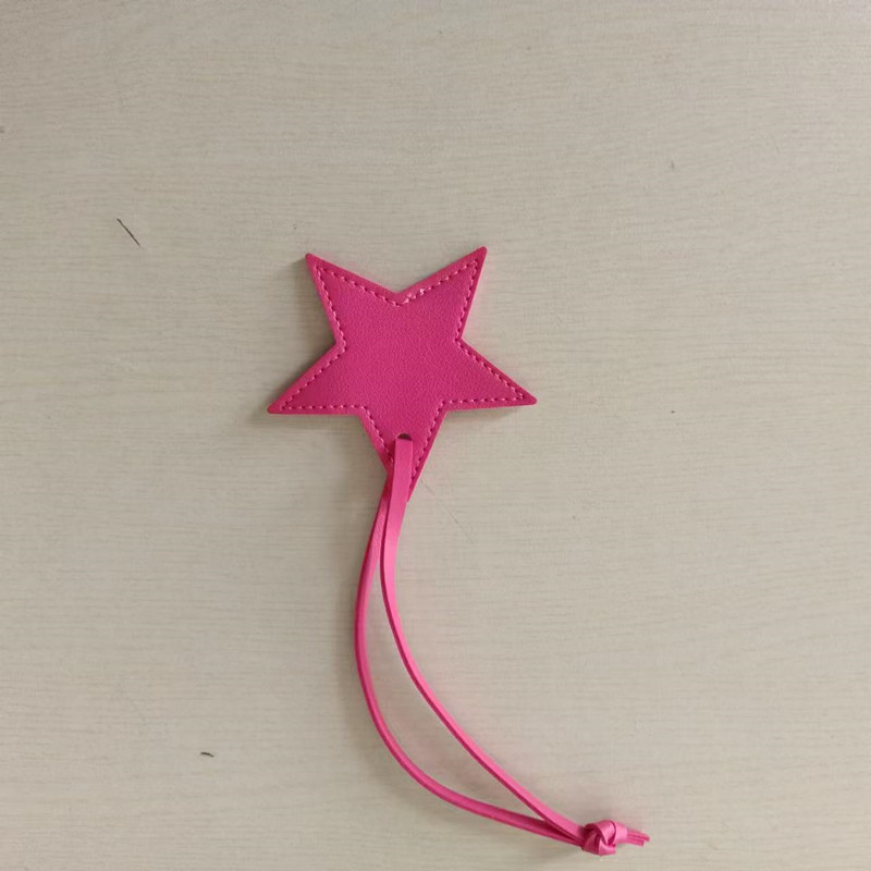 Inicio gratis estrella de cinc - Monogram Keychain Leather reseña y precio